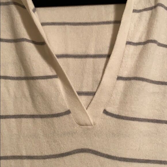 Gap Body Ivory & Grey Striped V Neck Hooded Pullover Sweater Size Large - Picture 3 of 8